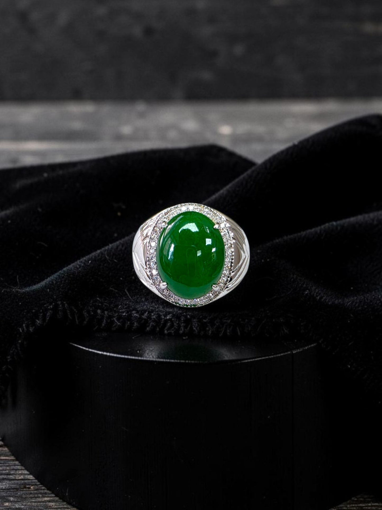 Chiba MADE IN JAPAN 7.42 cts. Certified Vivid Apple Green Burmese A-Jadeite Ring (with 18K White Gold and White Diamonds) Size US9.5  - R26