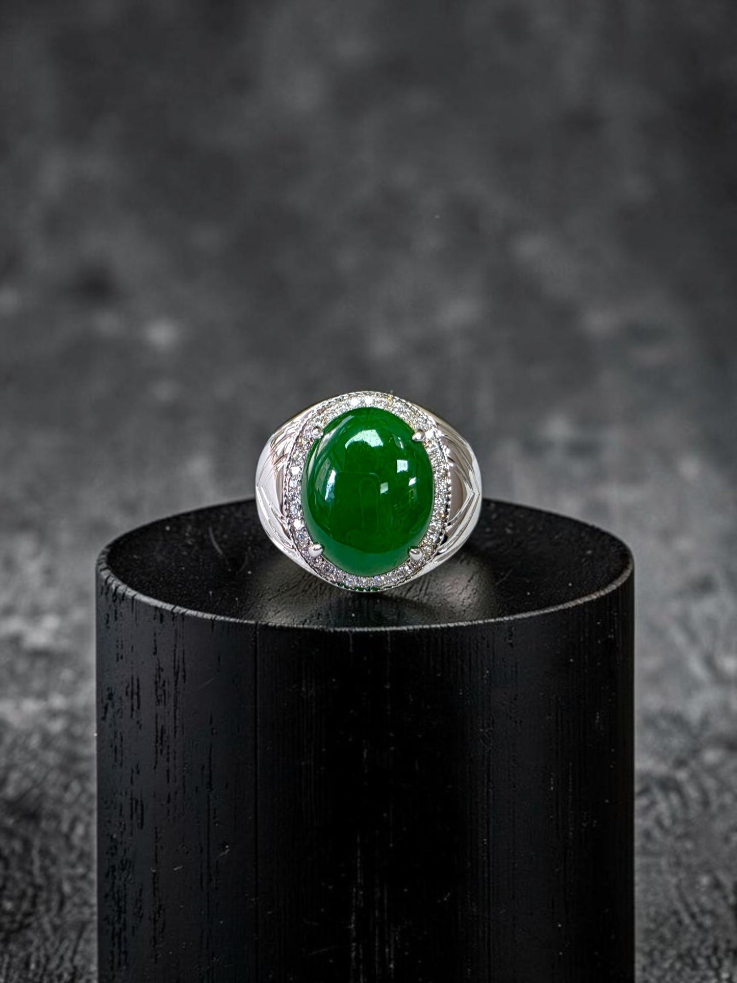 Chiba MADE IN JAPAN 7.42 cts. Certified Vivid Apple Green Burmese A-Jadeite Ring (with 18K White Gold and White Diamonds) Size US9.5  - R26