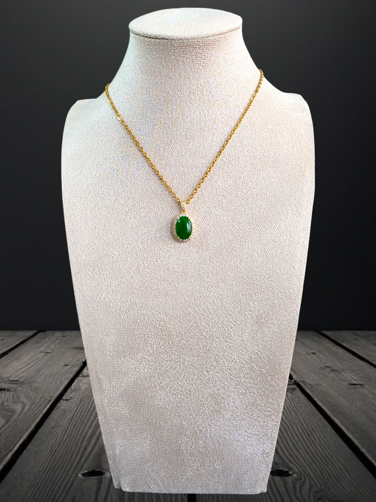 Toyoake MADE IN JAPAN 5.05 cts. Certified Bright Imperial Green Burmese A-Jadeite Pendant (with 18K Yellow Gold and White Diamonds)