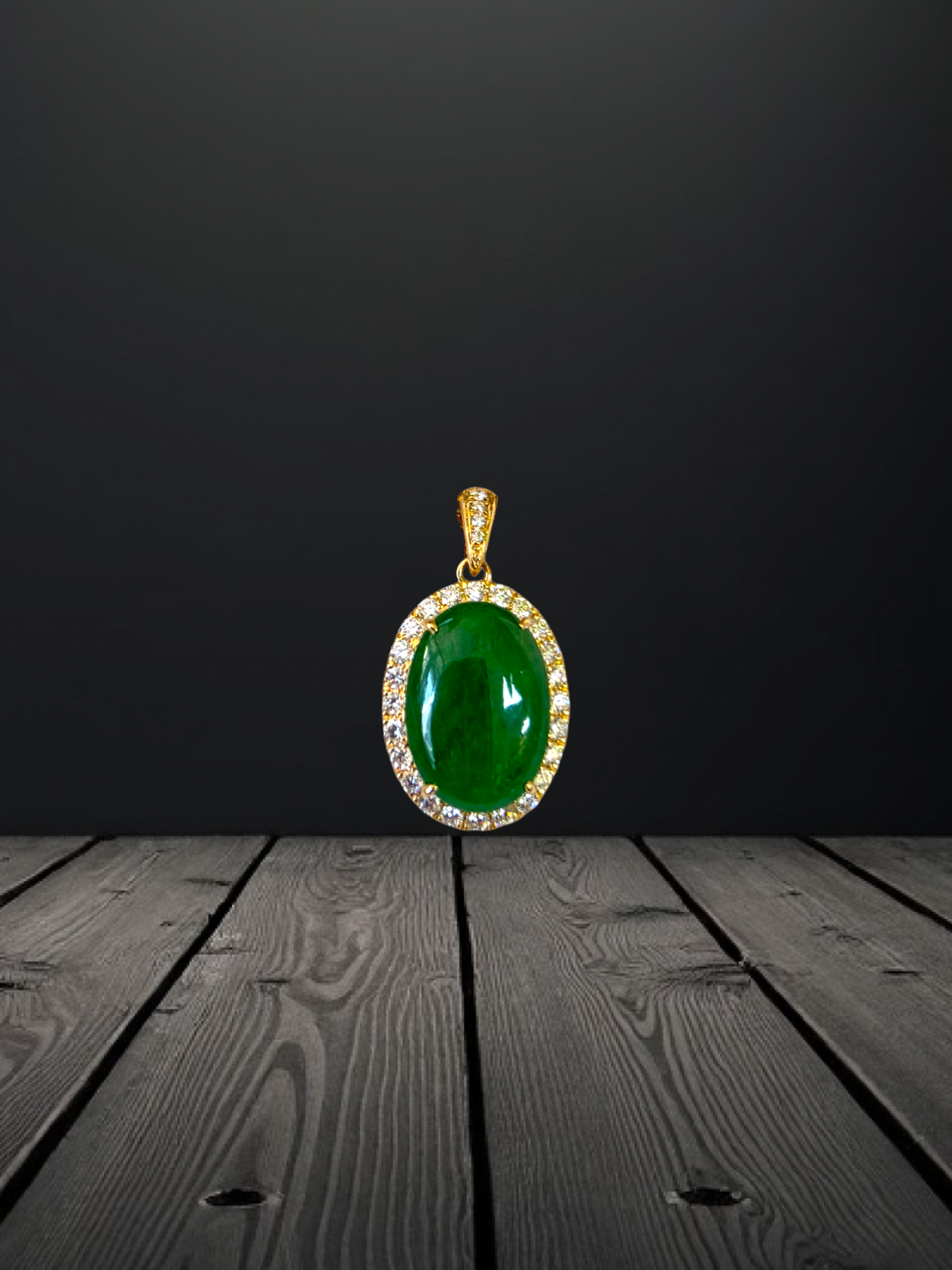 Toyoake MADE IN JAPAN 5.05 cts. Certified Bright Imperial Green Burmese A-Jadeite Pendant (with 18K Yellow Gold and White Diamonds)