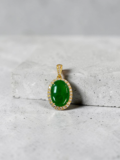 Toyoake MADE IN JAPAN 5.05 cts. Certified Bright Imperial Green Burmese A-Jadeite Pendant (with 18K Yellow Gold and White Diamonds)