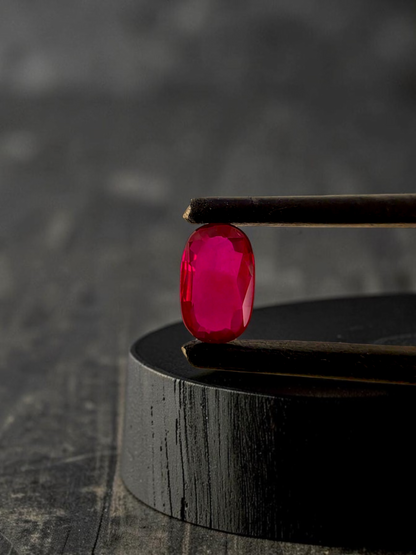 Certified 1.01 cts. No Heat Pigeon's Blood Vivid Red Ruby (Mozambique) Oval Shaped Loose Stone LS69