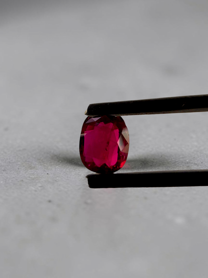 Certified 1.22 cts. Heated Pigeon's Blood Vivid Red Ruby (Mozambique) Oval Shaped Loose Stone LS72