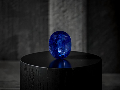 Certified 1.96 cts. Heated Royal Vivid Blue Sapphire (Sri Lankan/Ceylon) Oval Shaped Loose Stone LS74