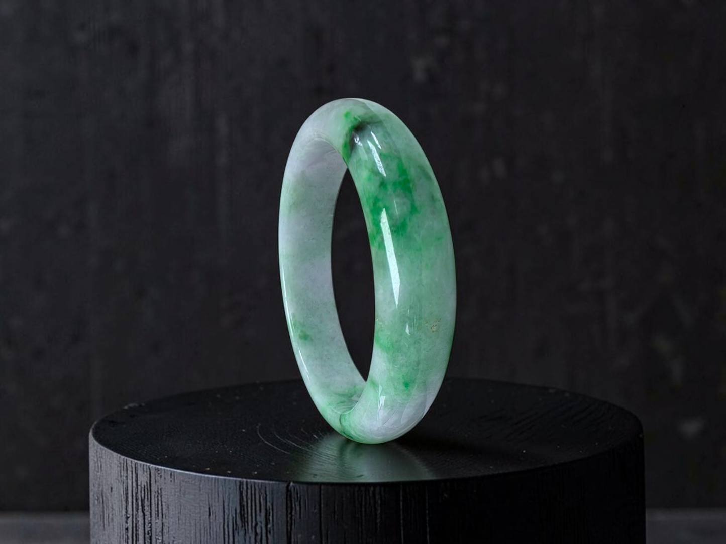 Certified Earth's (MADE IN JAPAN) Burmese Icy Green A-Jade Round Bangle Bracelet - 08842