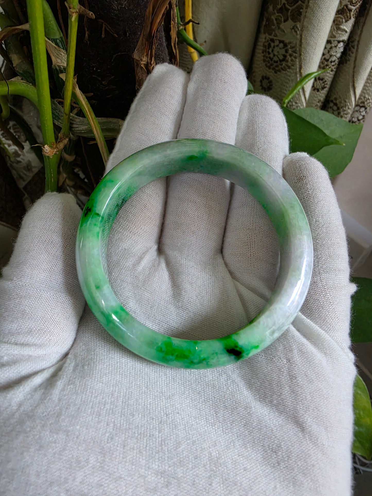 Certified Earth's (MADE IN JAPAN) Burmese Icy Green A-Jade Round Bangle Bracelet - 08842