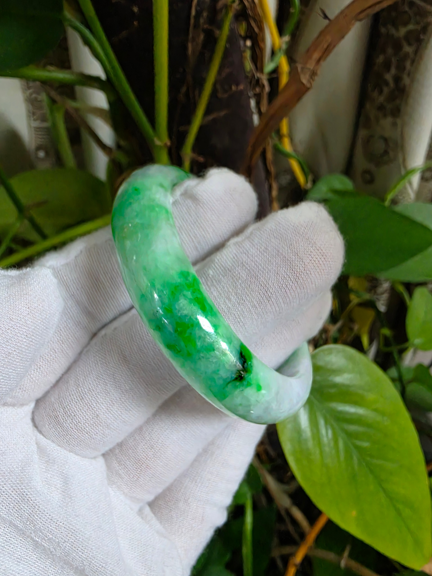 Certified Earth's (MADE IN JAPAN) Burmese Icy Green A-Jade Round Bangle Bracelet - 08842