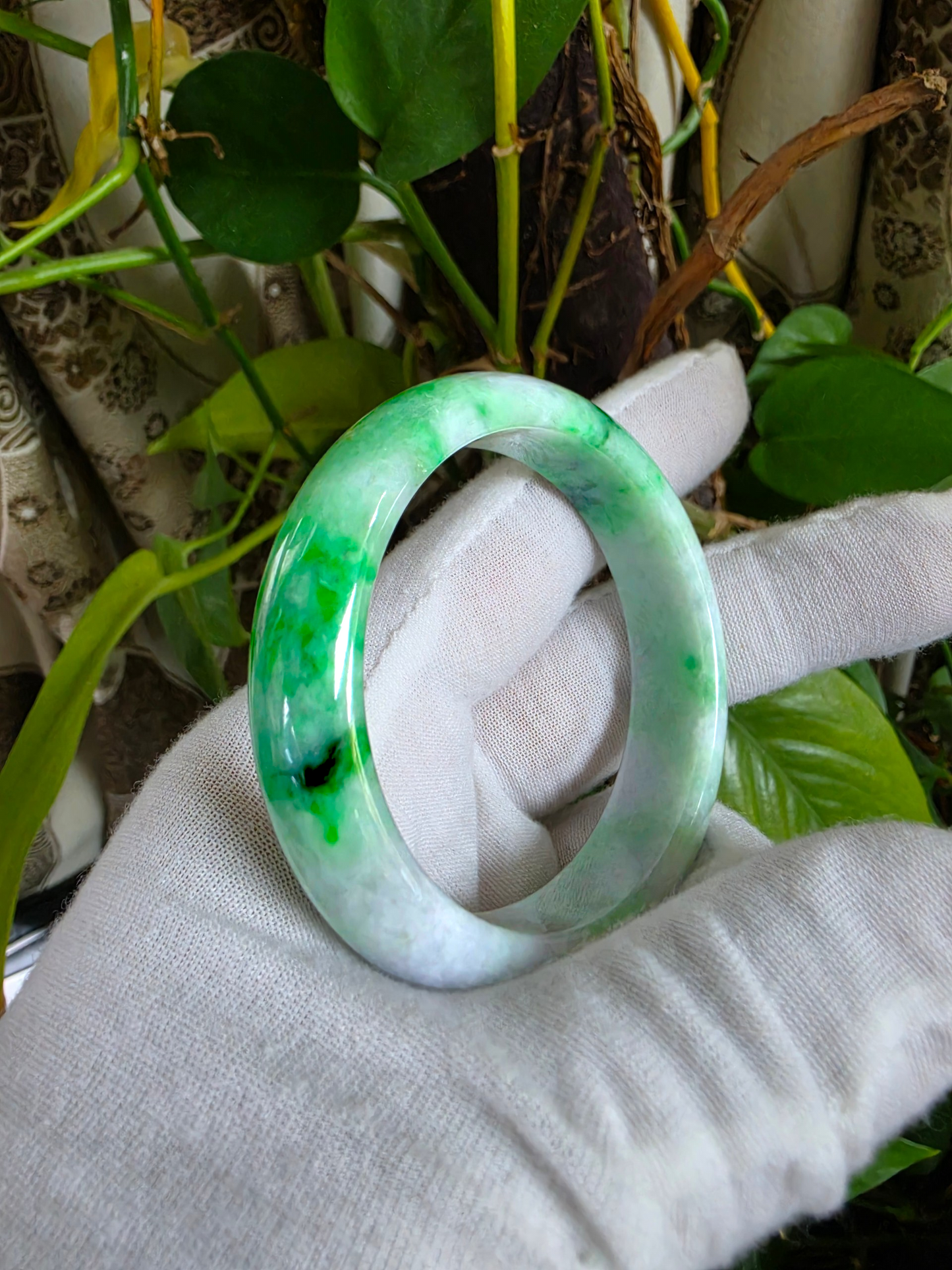 Certified Earth's (MADE IN JAPAN) Burmese Icy Green A-Jade Round Bangle Bracelet - 08842
