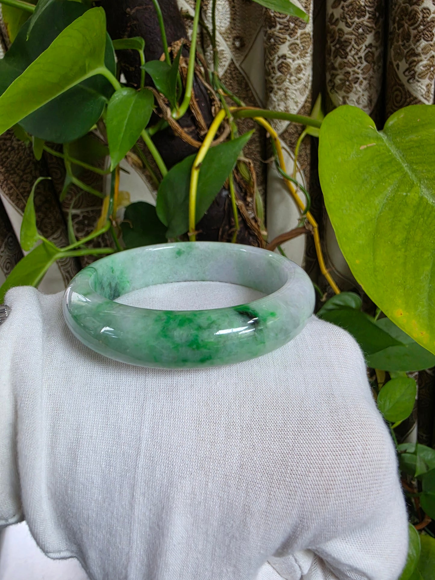 Certified Earth's (MADE IN JAPAN) Burmese Icy Green A-Jade Round Bangle Bracelet - 08842