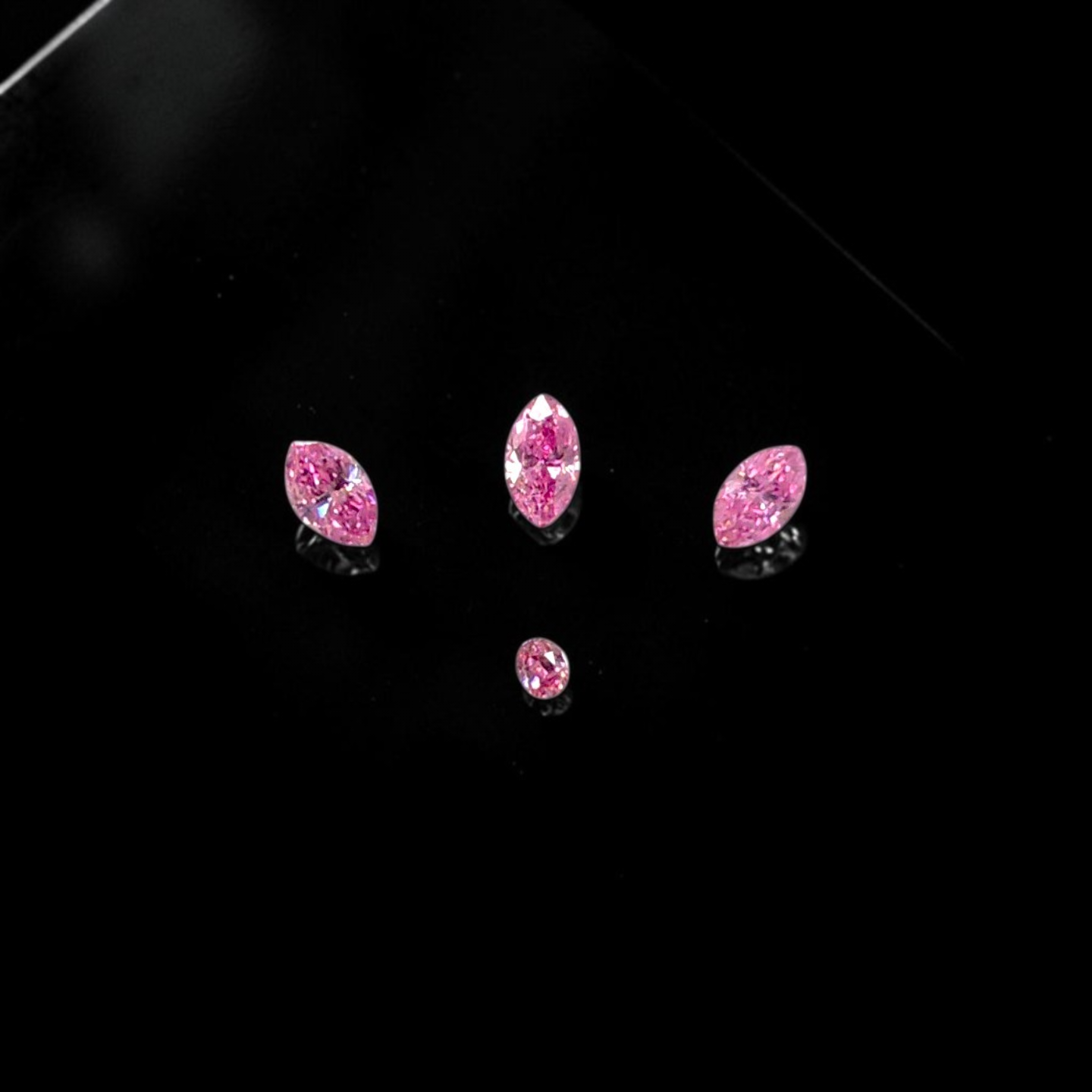 GIA Certified 0.382 cts. Natural Fancy Vivid Purplish Pink VVS2-SI1 Diamond Set Loose Stones Jewelry Set JS007