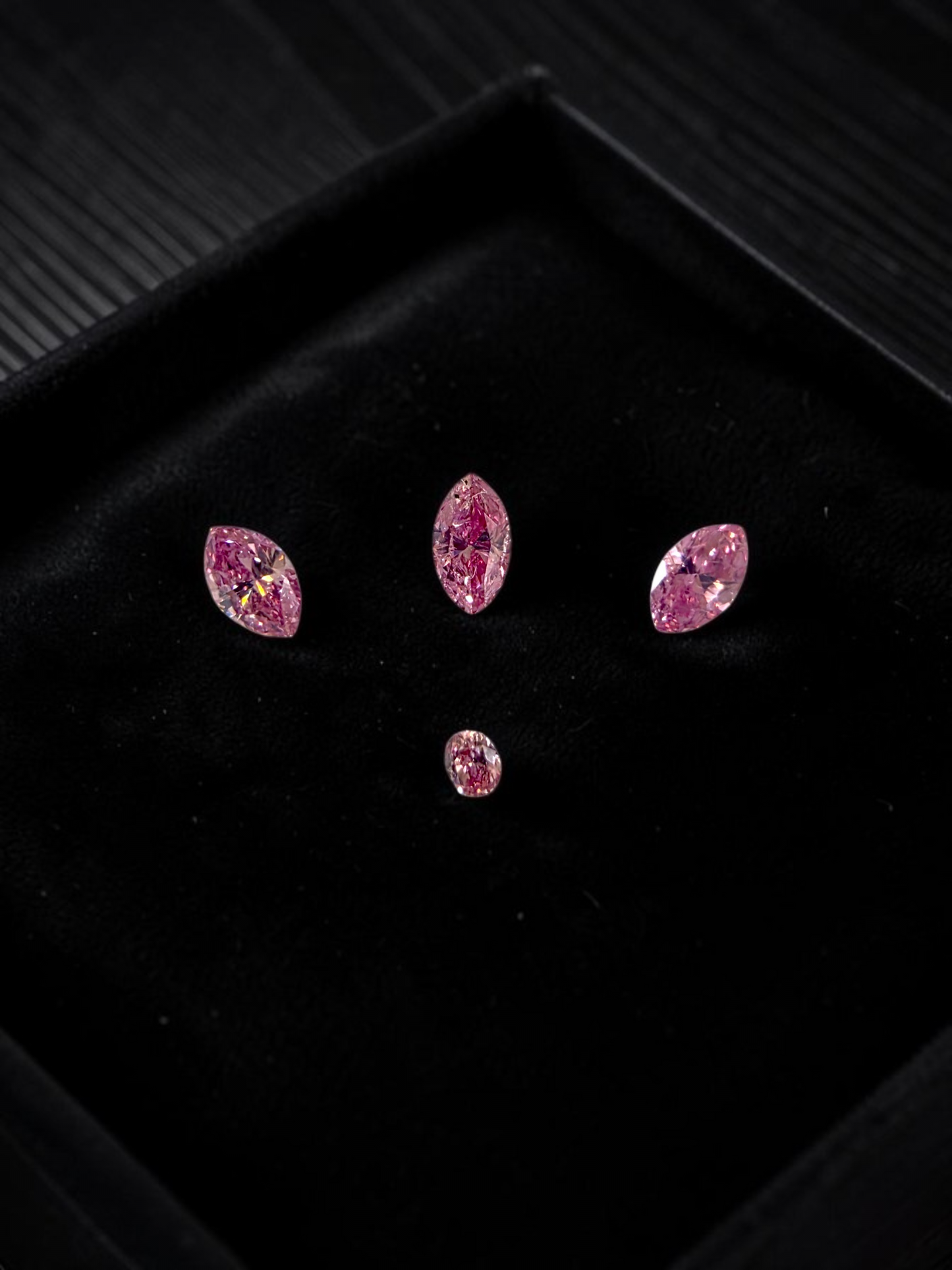 GIA Certified 0.382 cts. Natural Fancy Vivid Purplish Pink VVS2-SI1 Diamond Set Loose Stones Jewelry Set JS007