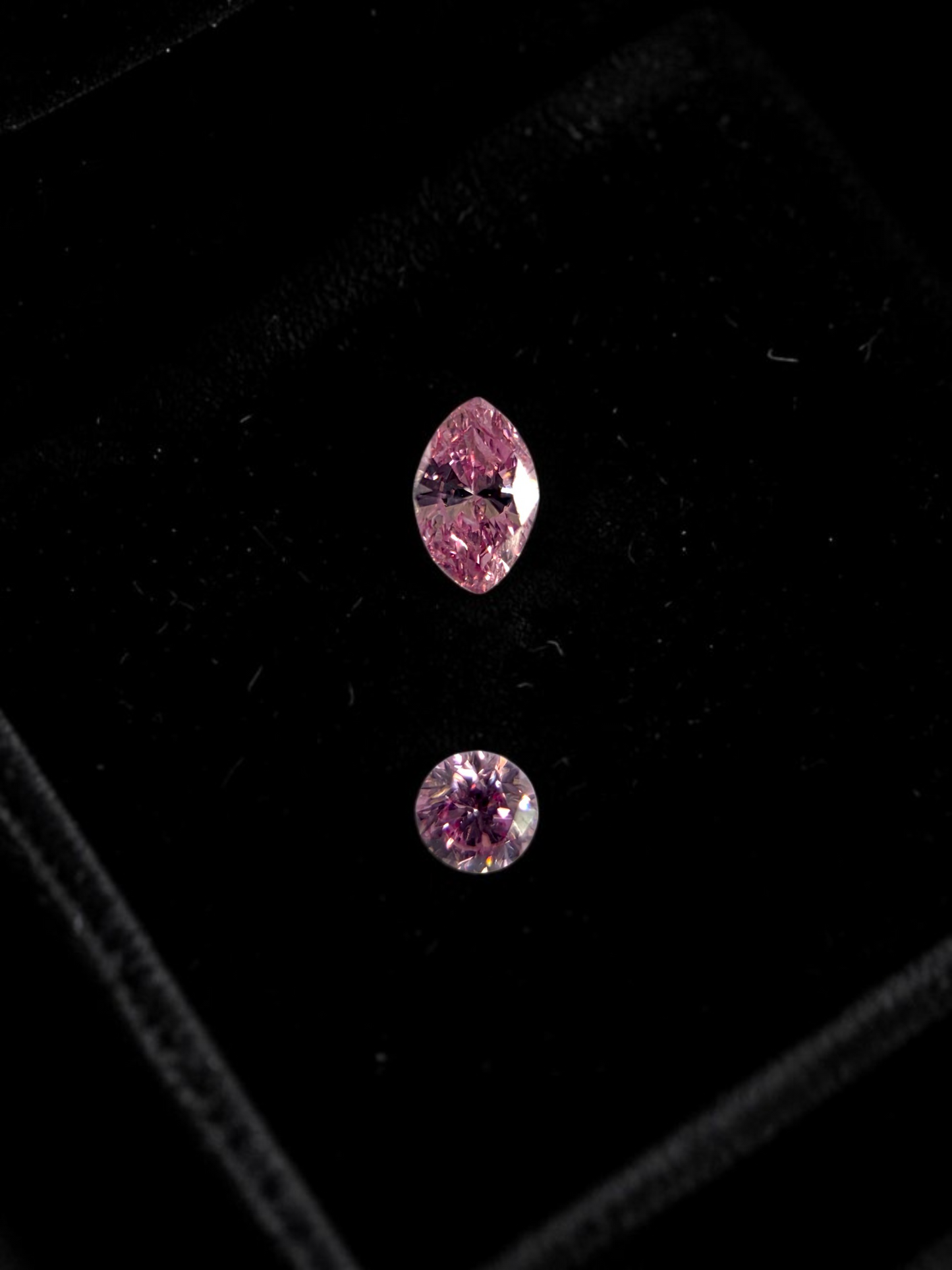 GIA Certified 0.207 cts. Natural Fancy Intense Purple Pink VVS2-VS2 Diamond Set Loose Stones Jewelry Set JS008