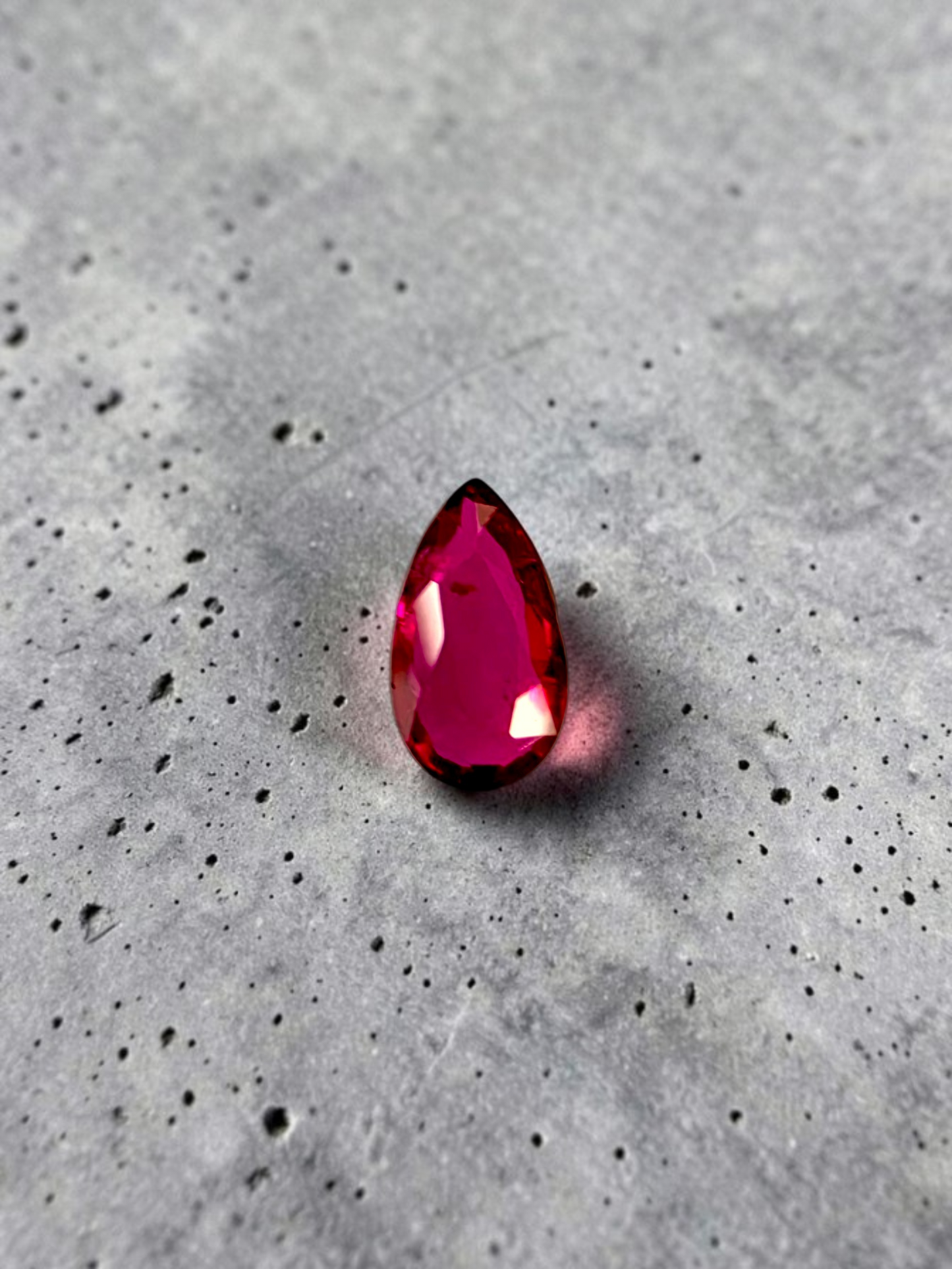 GIA Certified 1.00 cts. No Heat Vivid Red Ruby (Mozambique) Pear Shaped Loose Stone LS80
