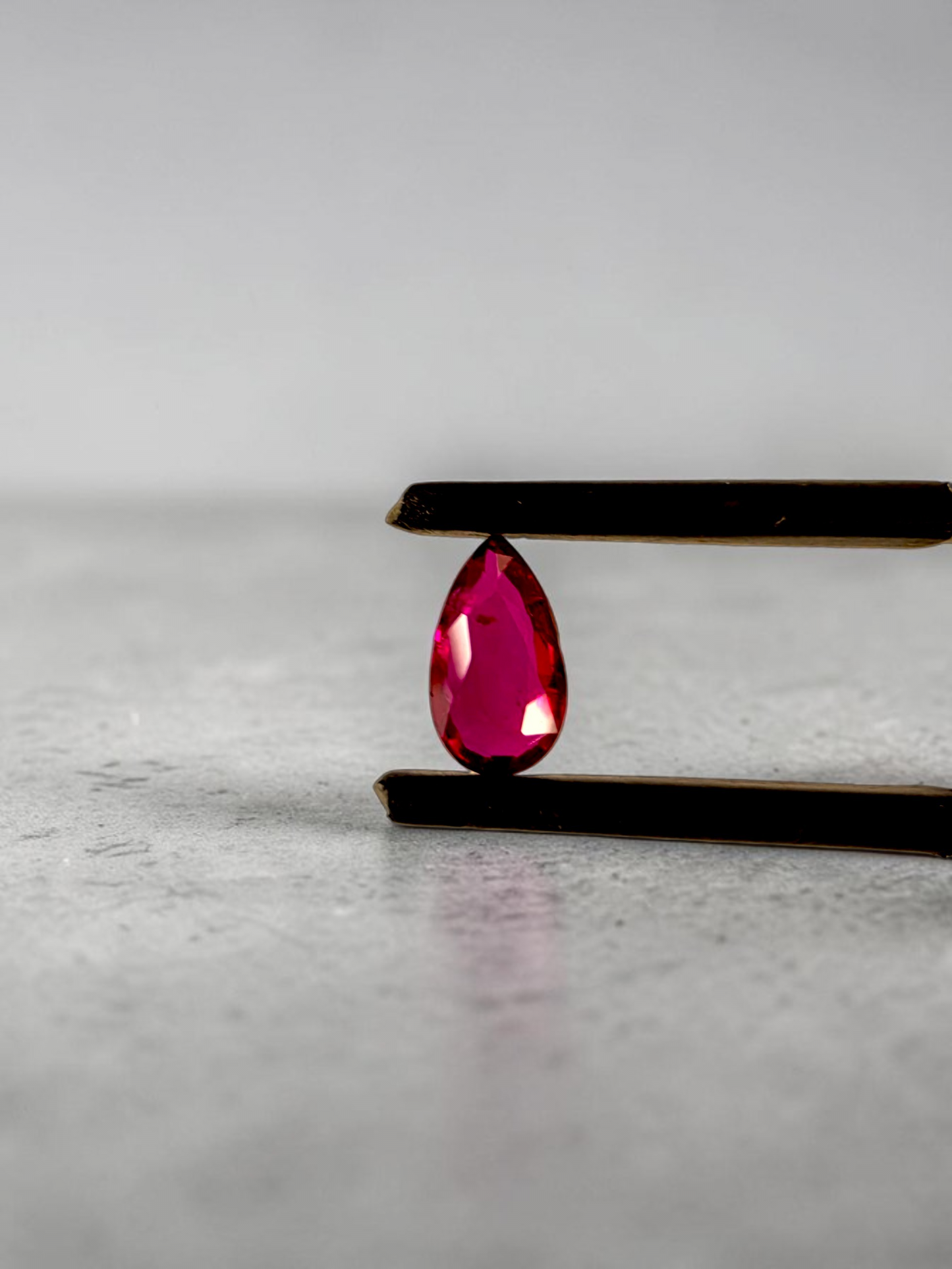 GIA Certified 1.00 cts. No Heat Vivid Red Ruby (Mozambique) Pear Shaped Loose Stone LS80