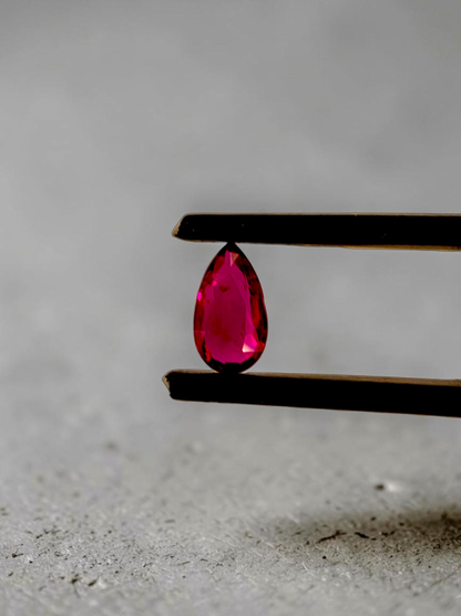GIA Certified 1.00 cts. No Heat Vivid Red Ruby (Mozambique) Pear Shaped Loose Stone LS80