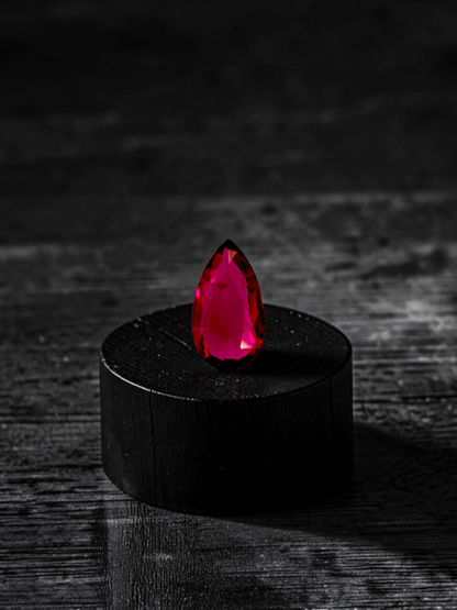 GIA Certified 1.00 cts. No Heat Vivid Red Ruby (Mozambique) Pear Shaped Loose Stone LS80