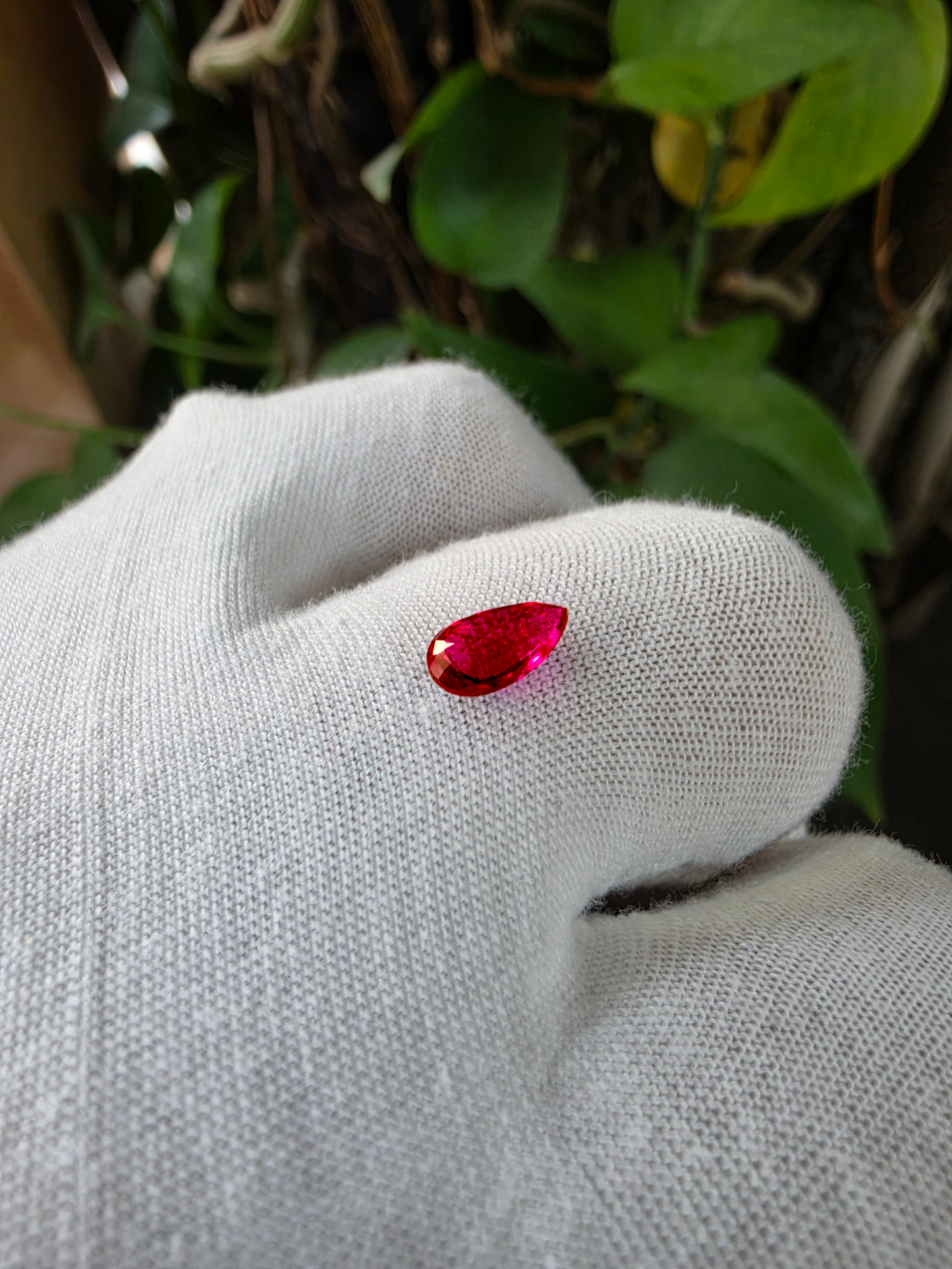GIA Certified 1.00 cts. No Heat Vivid Red Ruby (Mozambique) Pear Shaped Loose Stone LS80