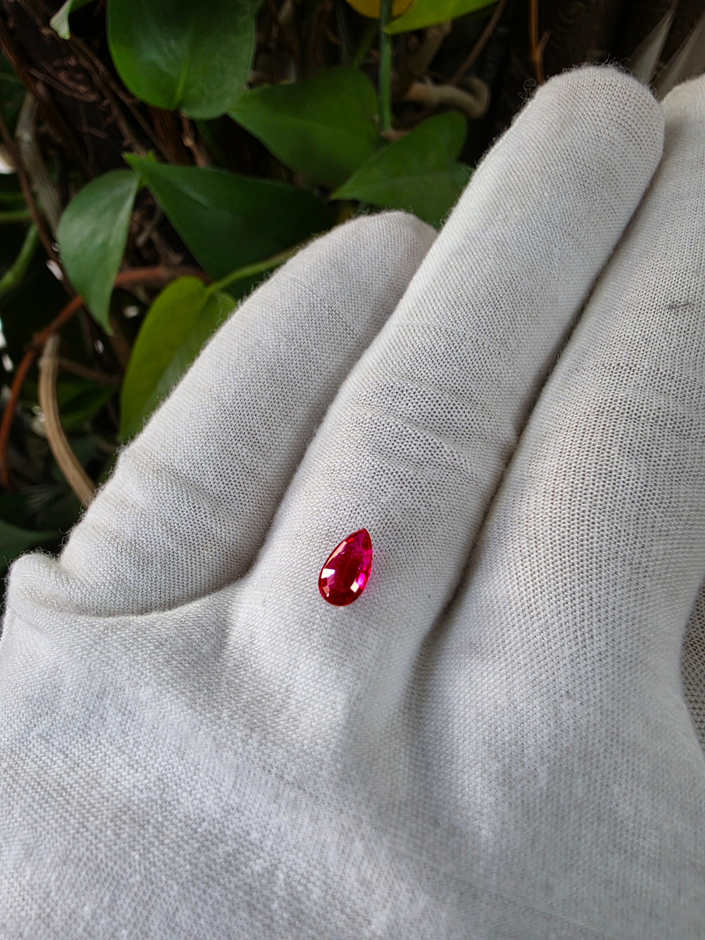 GIA Certified 1.00 cts. No Heat Vivid Red Ruby (Mozambique) Pear Shaped Loose Stone LS80