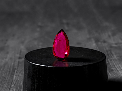 GIA Certified 1.00 cts. No Heat Vivid Red Ruby (Mozambique) Pear Shaped Loose Stone LS80