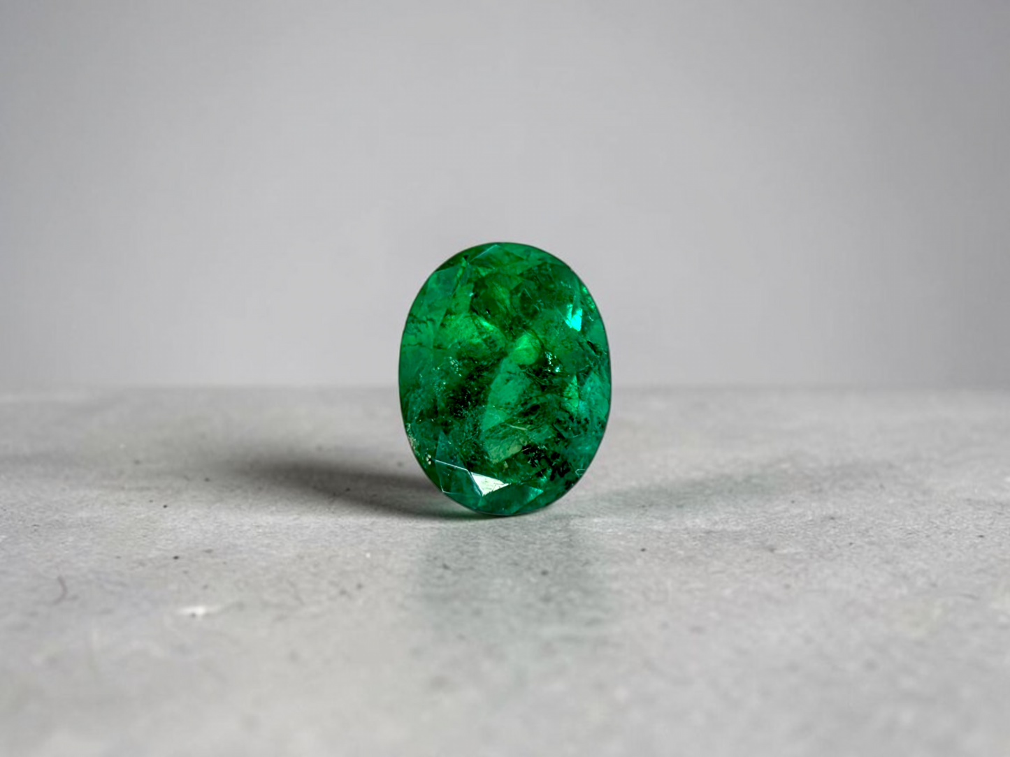GIA Certified 1.25 cts. Moderate Oil Vivid Muzo Green (Columbia) Emerald Oval Shape Loose Stone LS81