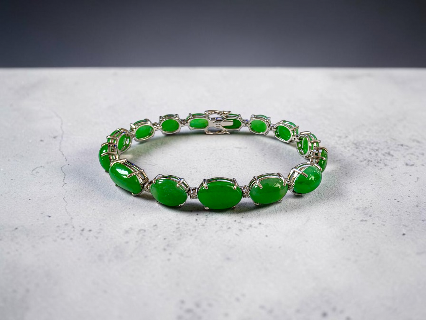 Hibiya (MADE IN JAPAN) Burmese A-Jadeite Bracelet (with 18K White Gold and White Diamonds) - Certified
