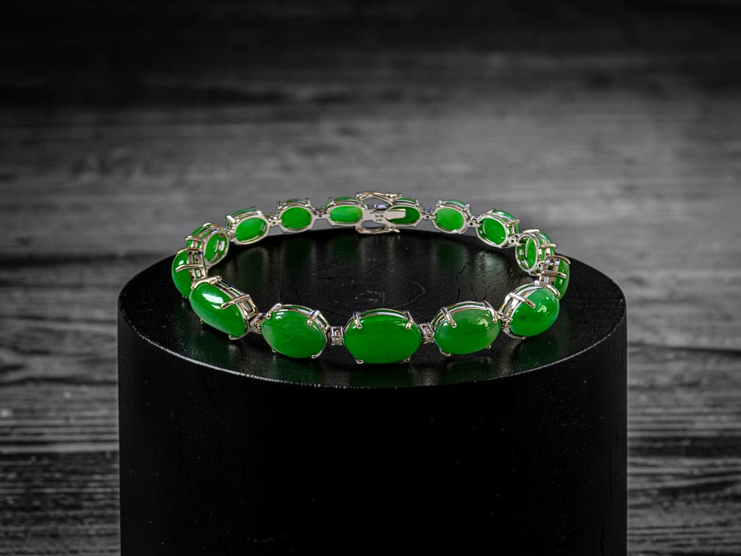 Hibiya (MADE IN JAPAN) Burmese A-Jadeite Bracelet (with 18K White Gold and White Diamonds) - Certified