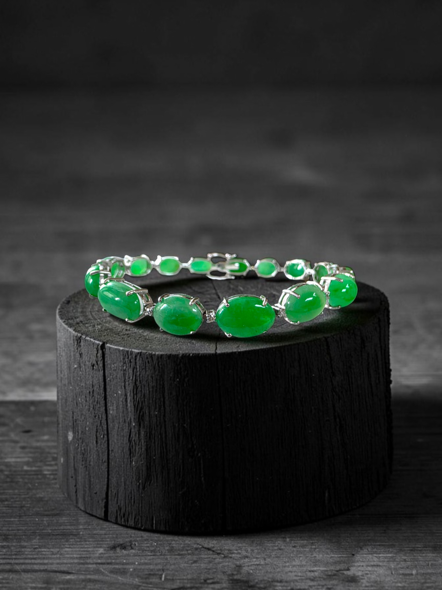 Hibiya (MADE IN JAPAN) Burmese A-Jadeite Bracelet (with 18K White Gold and White Diamonds) - Certified