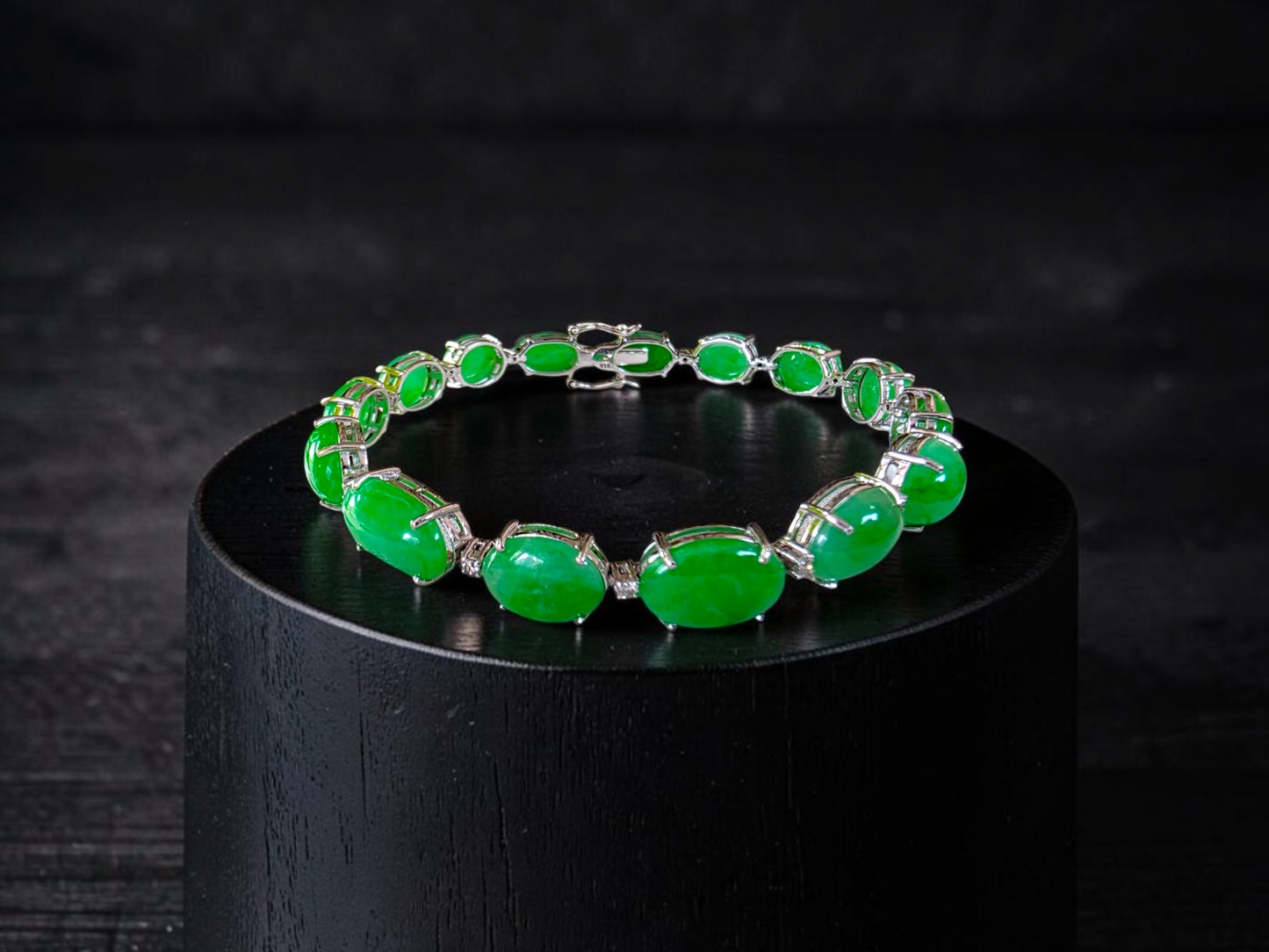 Hibiya (MADE IN JAPAN) Burmese A-Jadeite Bracelet (with 18K White Gold and White Diamonds) - Certified