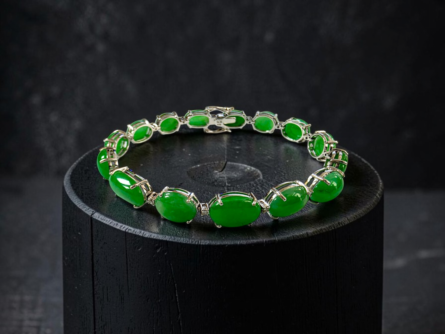 Hibiya (MADE IN JAPAN) Burmese A-Jadeite Bracelet (with 18K White Gold and White Diamonds) - Certified