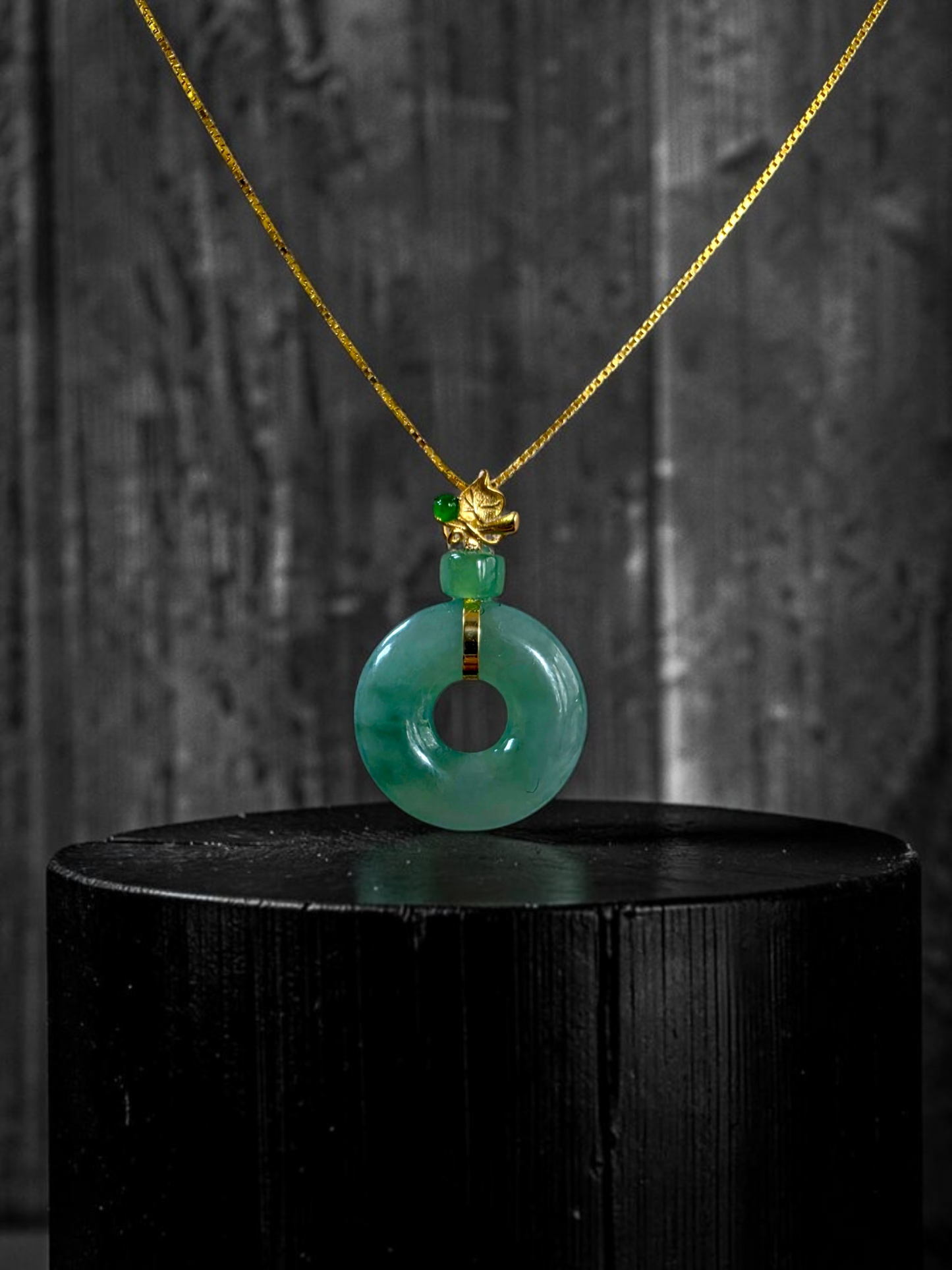 Inzai Round Icy Green Burmese A-Jadeite 16.10 mm Donut Disc Charm Pendant (with 18K Yellow Gold) - Certified V1