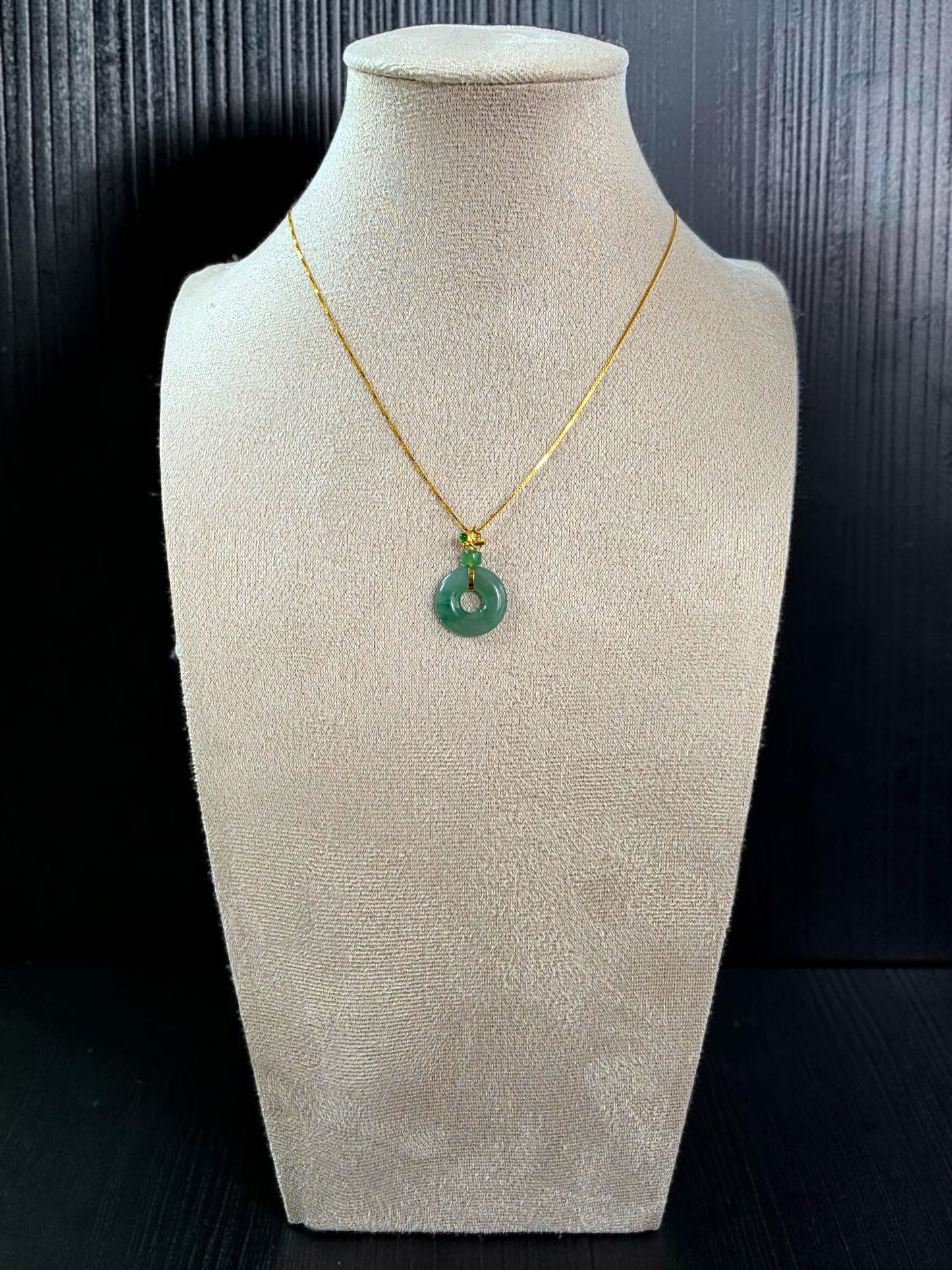 Inzai Round Icy Green Burmese A-Jadeite 16.10 mm Donut Disc Charm Pendant (with 18K Yellow Gold) - Certified V1