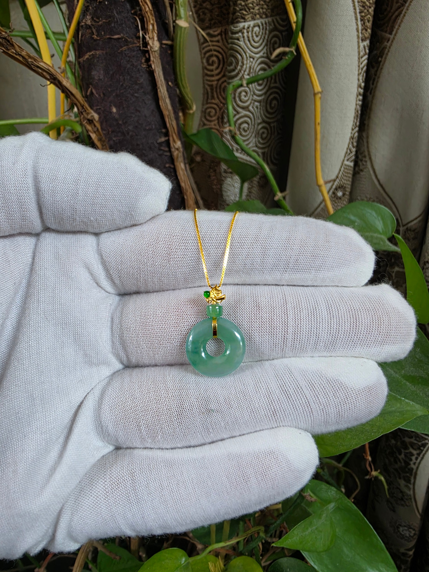 Inzai Round Icy Green Burmese A-Jadeite 16.10 mm Donut Disc Charm Pendant (with 18K Yellow Gold) - Certified V1