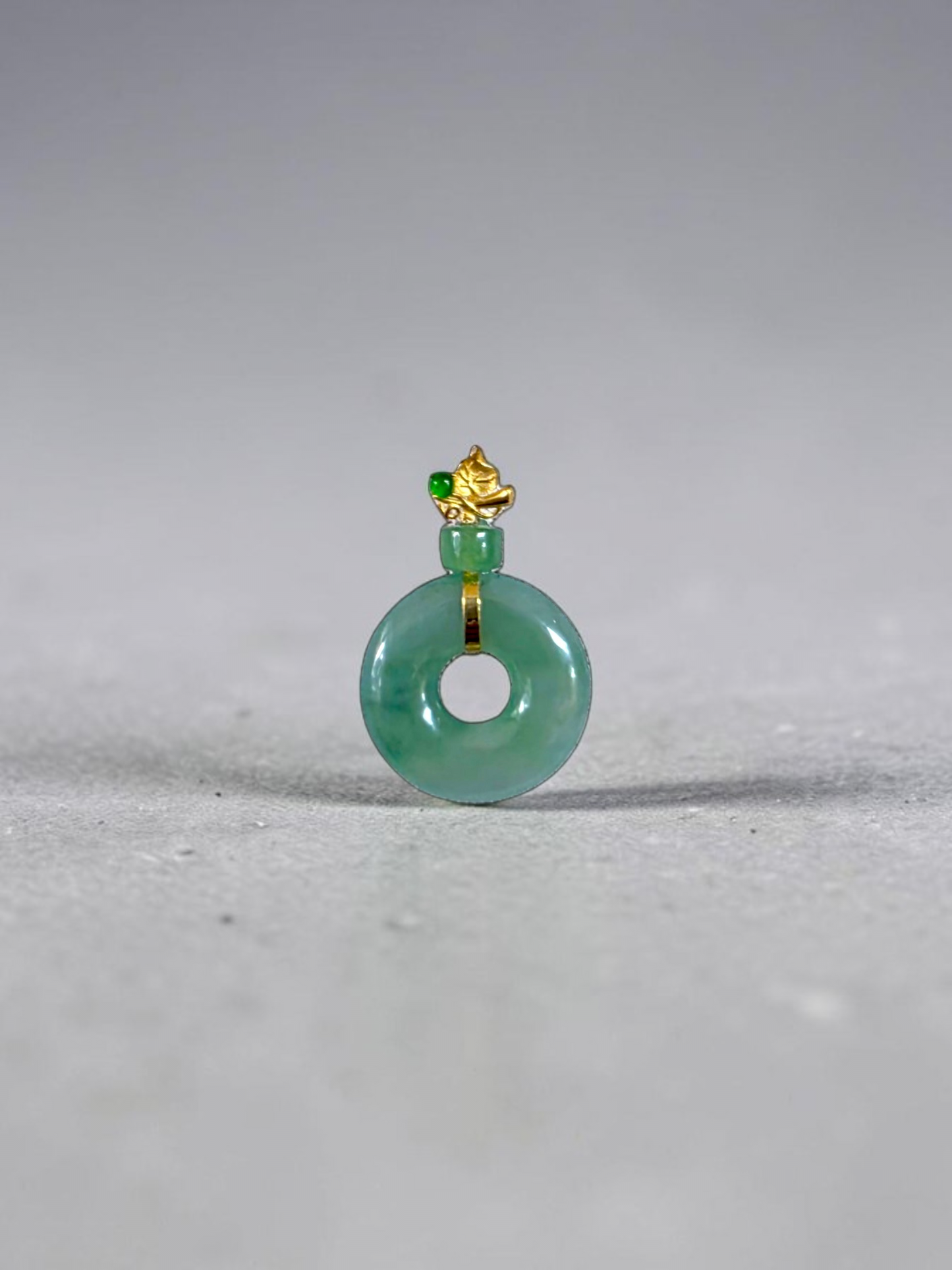 Inzai Round Icy Green Burmese A-Jadeite 16.10 mm Donut Disc Charm Pendant (with 18K Yellow Gold) - Certified V1