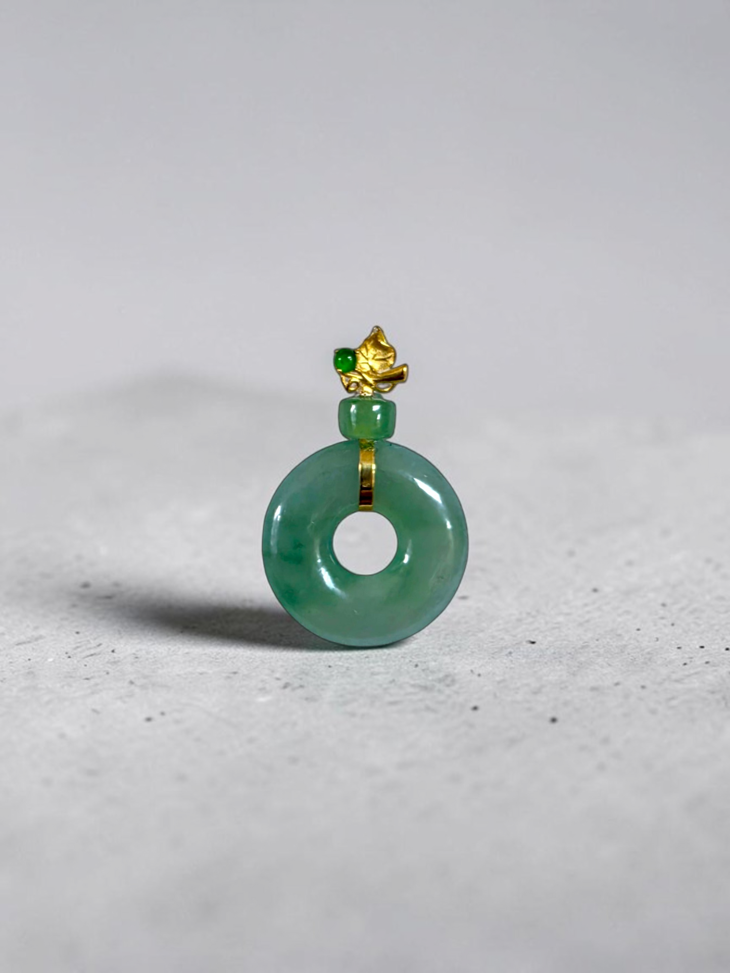 Inzai Round Icy Green Burmese A-Jadeite 16.10 mm Donut Disc Charm Pendant (with 18K Yellow Gold) - Certified V1