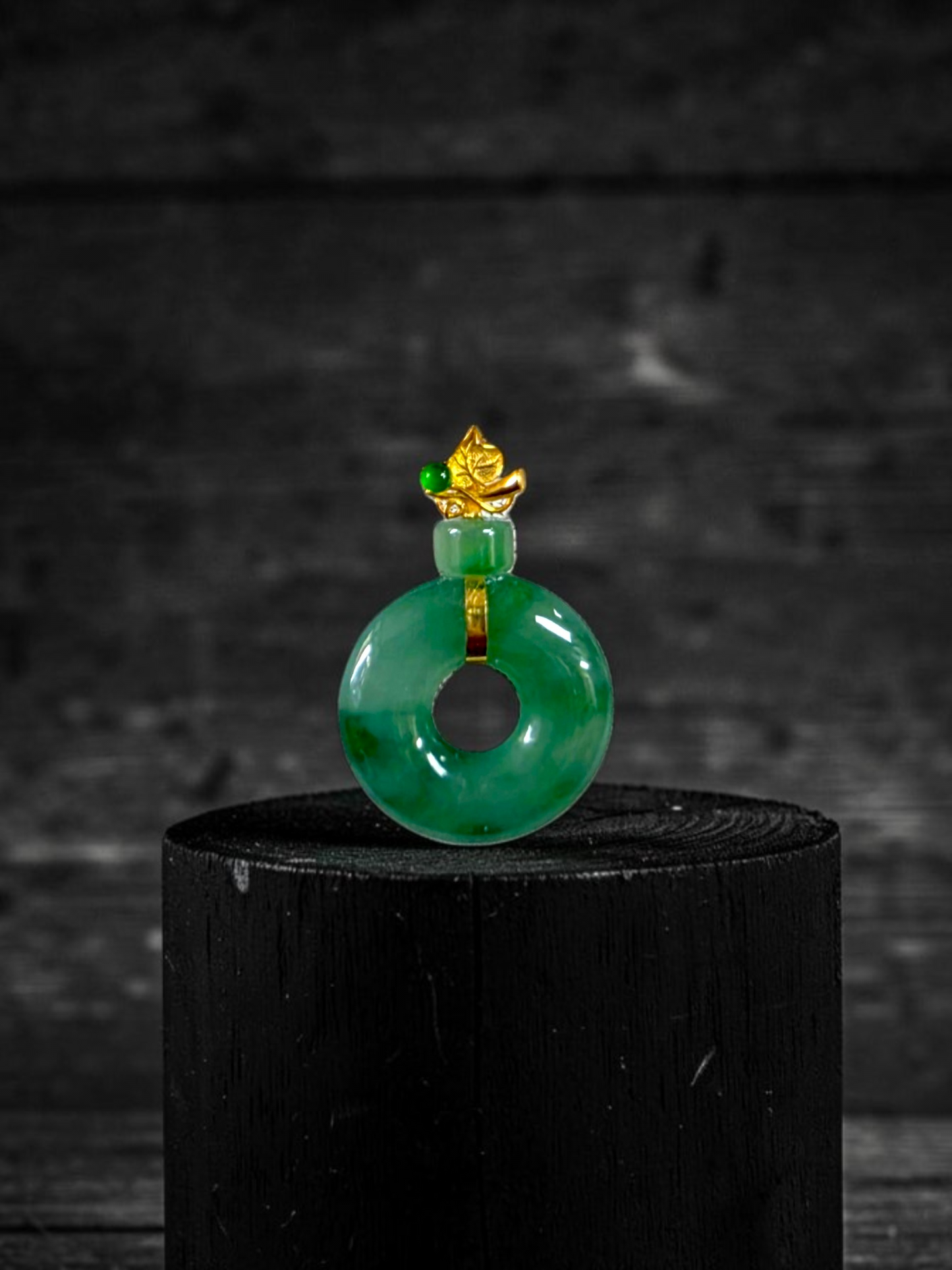 Inzai Round Icy Deep Green Burmese A-Jadeite 16.00 mm Donut Disc Charm Pendant (with 18K Yellow Gold) - Certified V2