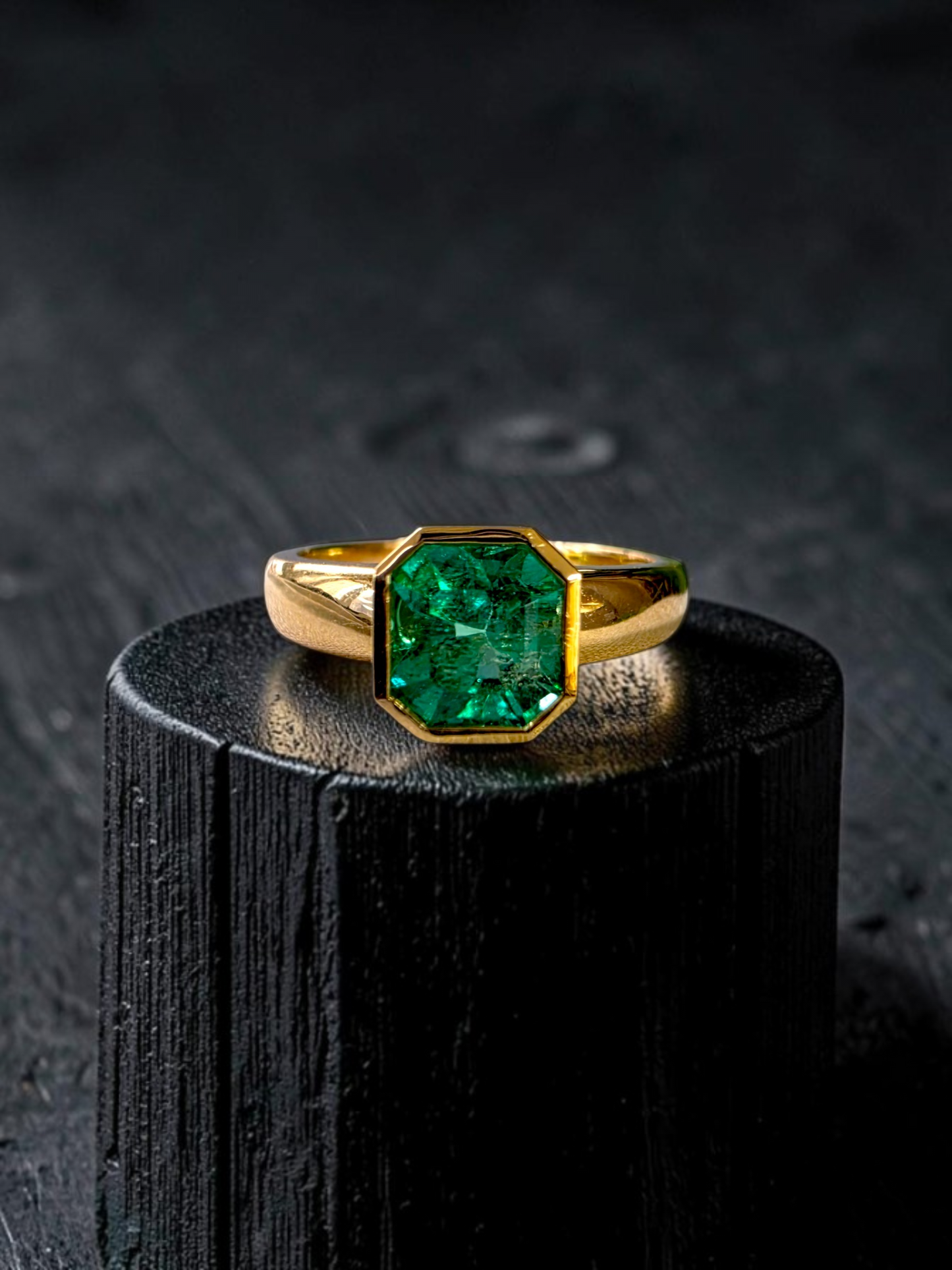 GIA Certified (F2) Choshi (Made in JAPAN) 1.61 cts. Bright Vivid Green Columbian Emerald Ring (with 18K Yellow Gold) Size US8.5  - R30