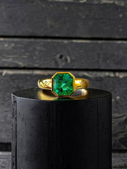 GIA Certified (F2) Choshi (Made in JAPAN) 1.61 cts. Bright Vivid Green Columbian Emerald Ring (with 18K Yellow Gold) Size US8.5  - R30