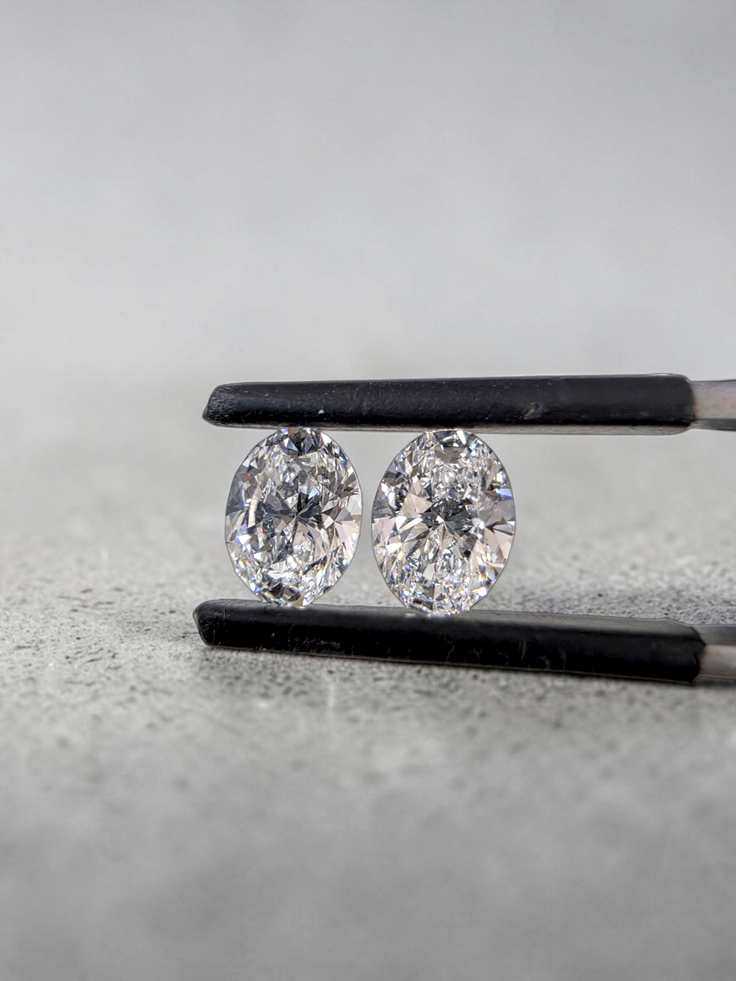 GIA Certified 2.00 cts. Natural D VS1 Oval Diamond Matched Pair Loose Stones Jewelry Set JS011
