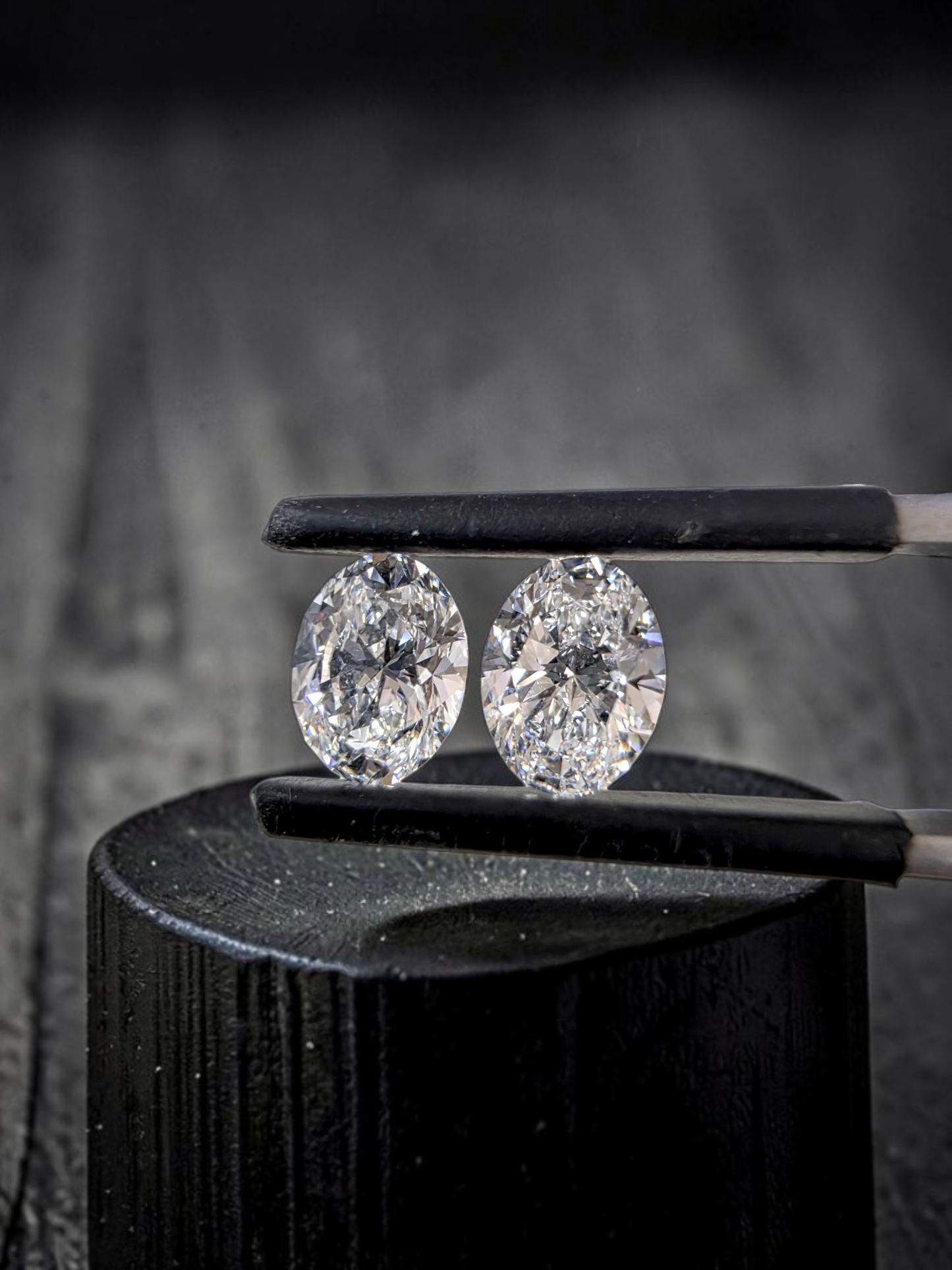 GIA Certified 2.00 cts. Natural D VS1 Oval Diamond Matched Pair Loose Stones Jewelry Set JS011