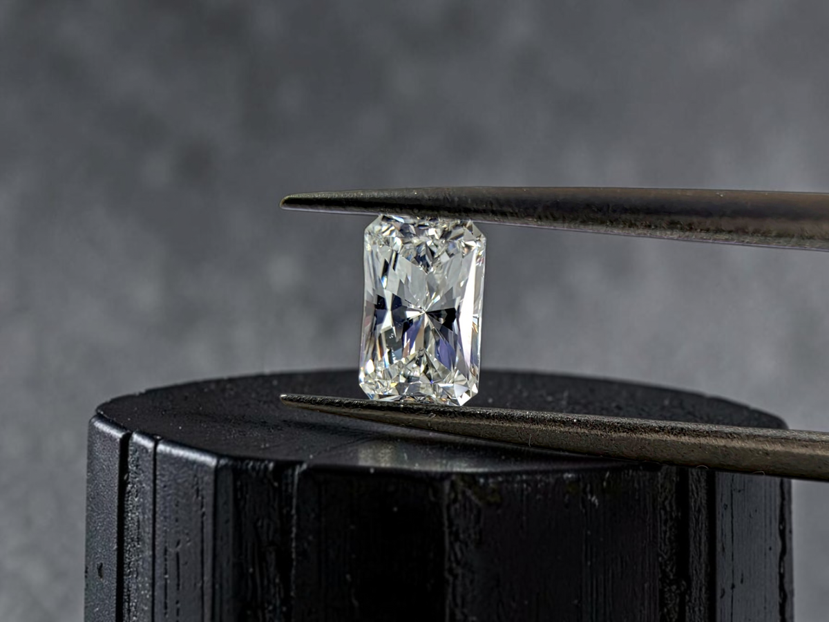 GIA Certified Natural 0.55 cts. G SI1 Ex Ex N Long Radiant Shaped Diamond Loose Stone - LS83