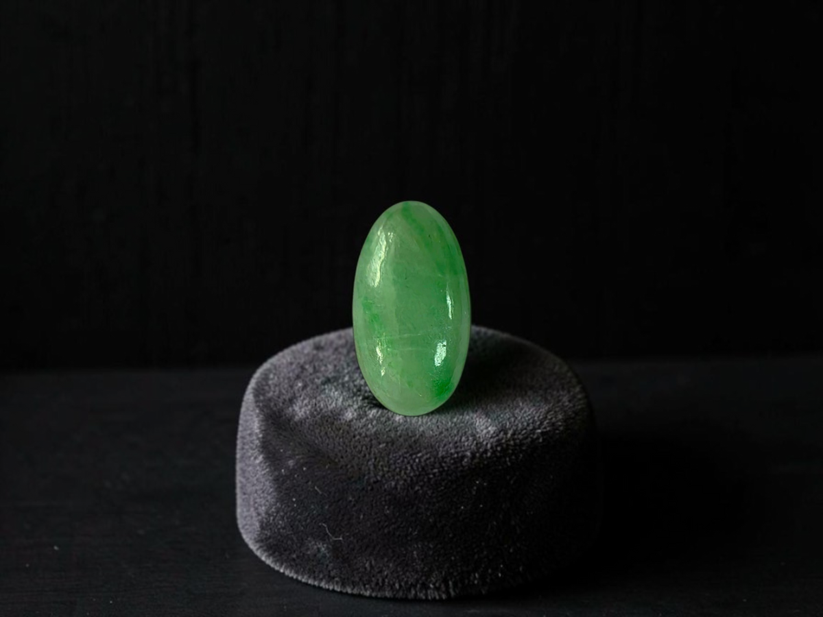 Certified MADE IN JAPAN 2.336 cts. Pale Green Burmese A-Jadeite Long Oval Cabochon Loose Stone LS88