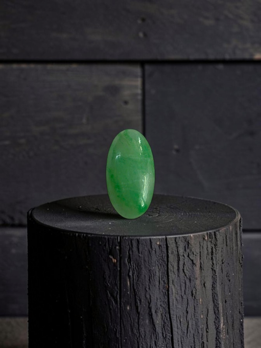 Certified MADE IN JAPAN 2.336 cts. Pale Green Burmese A-Jadeite Long Oval Cabochon Loose Stone LS88