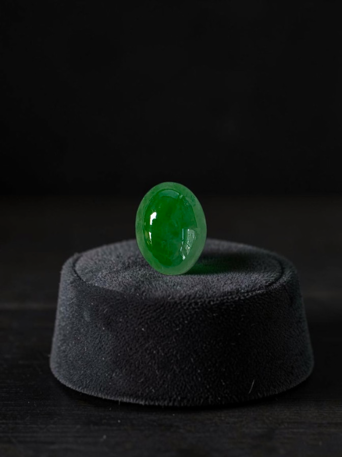 Certified MADE IN JAPAN 2.031 cts. Green Burmese A-Jadeite Oval Cabochon Loose Stone LS89