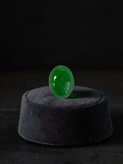 Certified MADE IN JAPAN 2.031 cts. Green Burmese A-Jadeite Oval Cabochon Loose Stone LS89