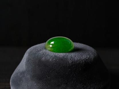 Certified MADE IN JAPAN 1.576 cts. Apple Green Burmese A-Jadeite Oval Cabochon Loose Stone LS90