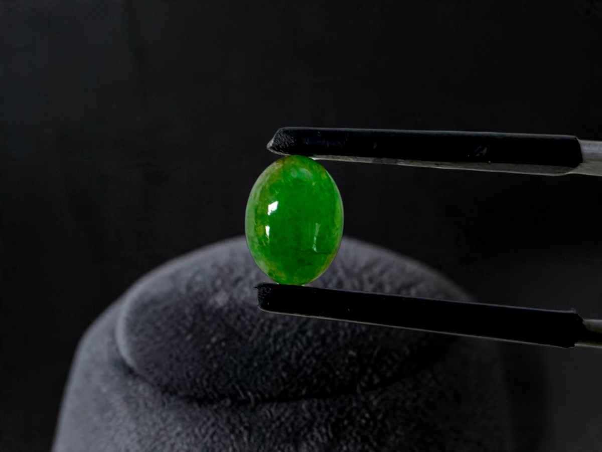 Certified MADE IN JAPAN 1.576 cts. Apple Green Burmese A-Jadeite Oval Cabochon Loose Stone LS90