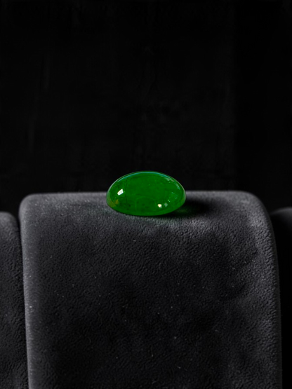 Certified MADE IN JAPAN 1.576 cts. Apple Green Burmese A-Jadeite Oval Cabochon Loose Stone LS90