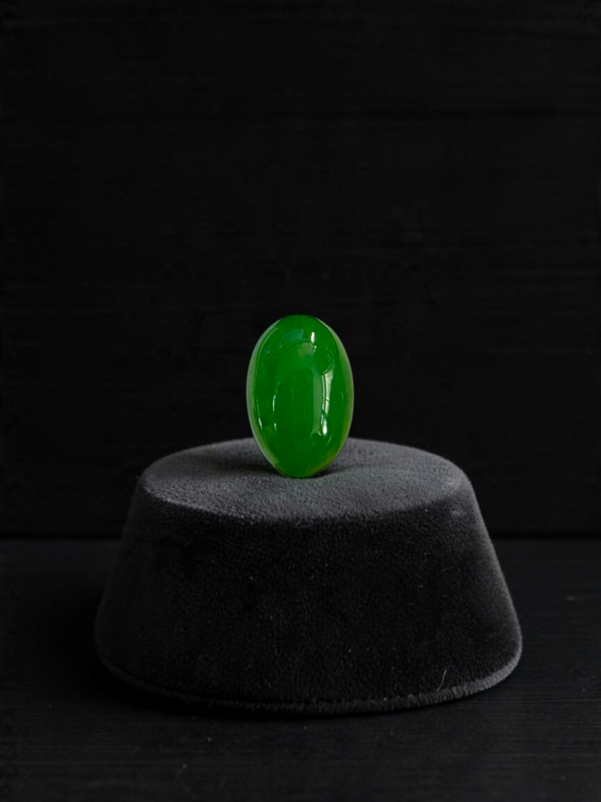 Certified MADE IN JAPAN 1.632 cts. Bright Green Burmese A-Jadeite Oval Cabochon Loose Stone LS92