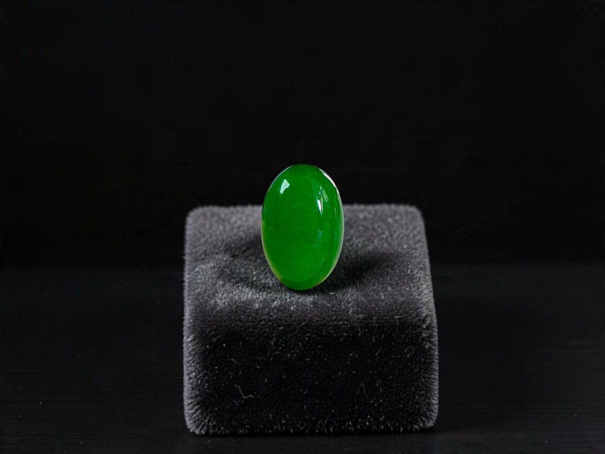 Certified MADE IN JAPAN 1.632 cts. Bright Green Burmese A-Jadeite Oval Cabochon Loose Stone LS92