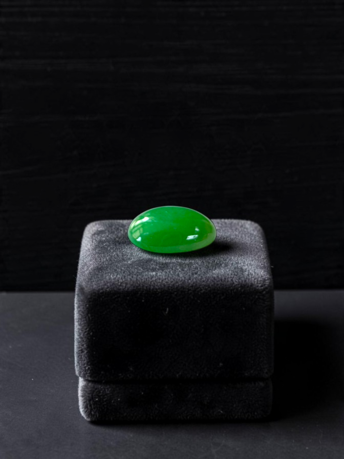 Certified MADE IN JAPAN 1.632 cts. Bright Green Burmese A-Jadeite Oval Cabochon Loose Stone LS92